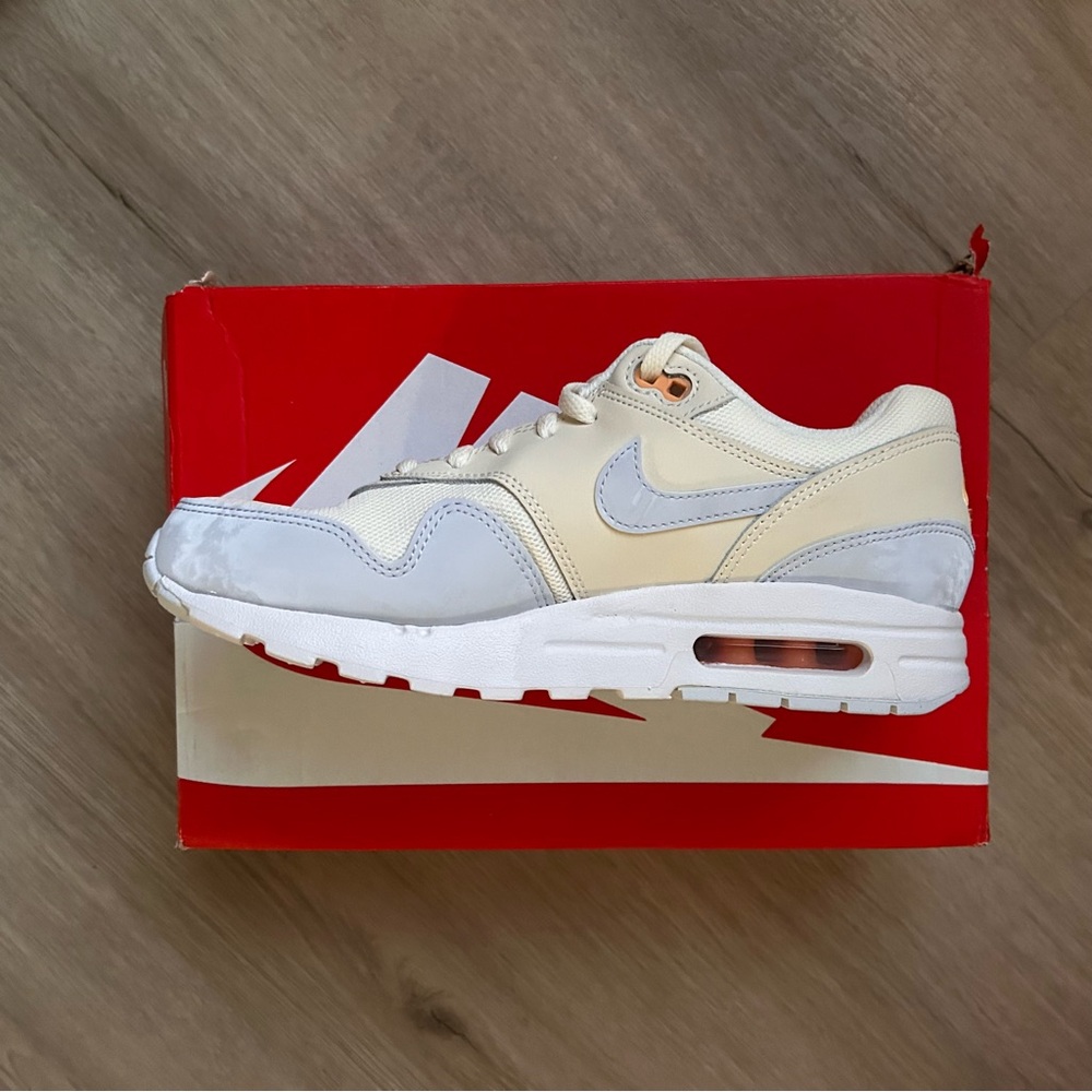 Nike Air Max 1(GS) ‘Melon Tint’
DZ3307 102
New